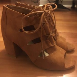 Bamboo Tied Heels